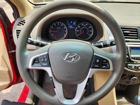 Used 2013 Hyundai Accent GLS w/ Premium Pkg FWD image 9