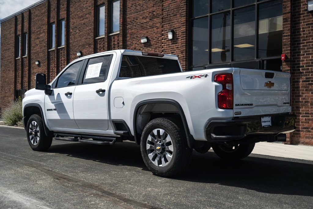 Used 2022 Chevrolet Silverado 2500 Custom w/ Custom Value Package AWD/4WD image 4