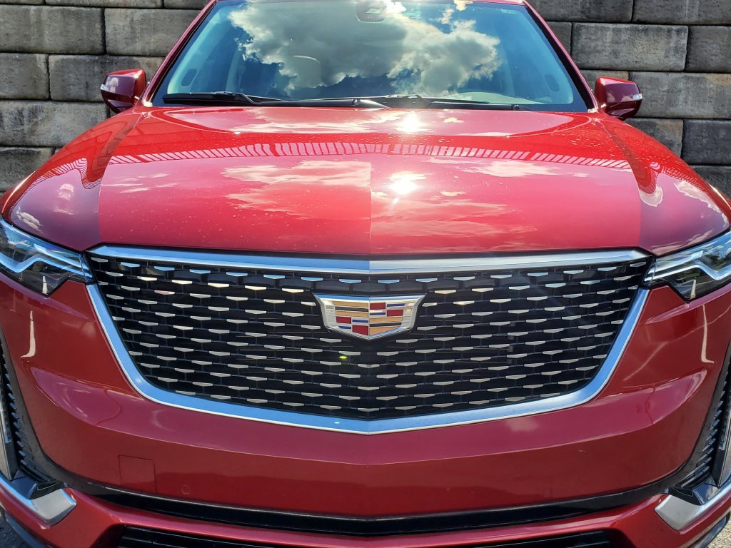 Used 2024 Cadillac XT6 Premium Luxury w/ LPO, Floor Liner Package AWD/4WD image 9
