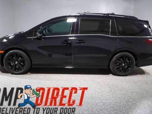 Used 2024 Honda Odyssey Sport image 10