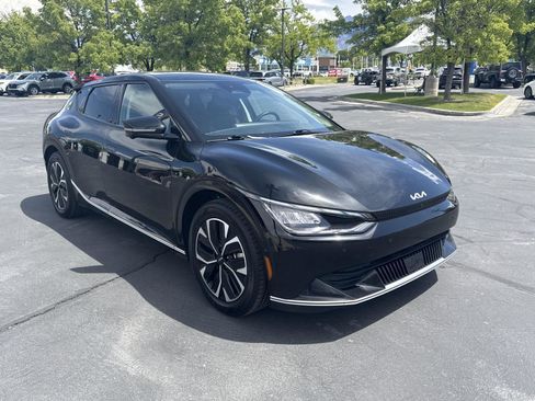 Used 2023 Kia EV6 Wind w/ Wind Technology Package AWD/4WD image 4