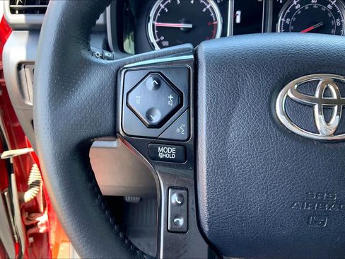 Used 2022 Toyota 4Runner TRD Off-Road Premium AWD/4WD image 24