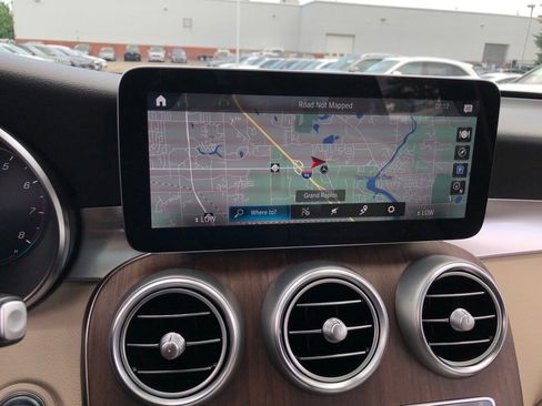 Used 2021 Mercedes-Benz GLC 300 4MATIC w/ Multimedia Package image 20