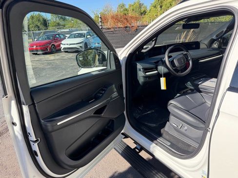 New 2025 Lincoln Navigator L Reserve w/ Jet Appearance Package AWD/4WD image 26
