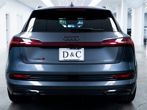 Used 2022 Audi e-tron S Prestige w/ Prestige Package image 5