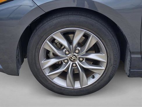 Used 2022 Toyota Avalon XLE image 21