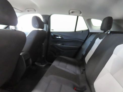Used 2025 Chevrolet Trax LS FWD image 15