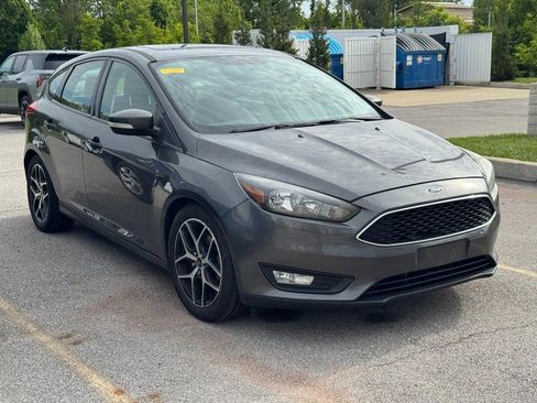 Used 2018 Ford Focus SEL w/ Cold Weather Package FWD image 8
