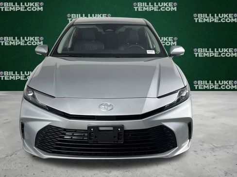 Used 2025 Toyota Camry LE image 6