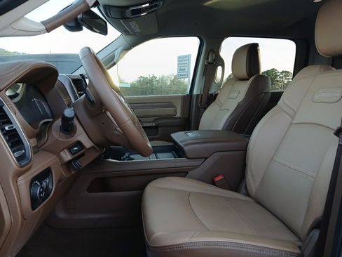 Used 2024 RAM 3500 Limited w/ Towing Technology Group image 18