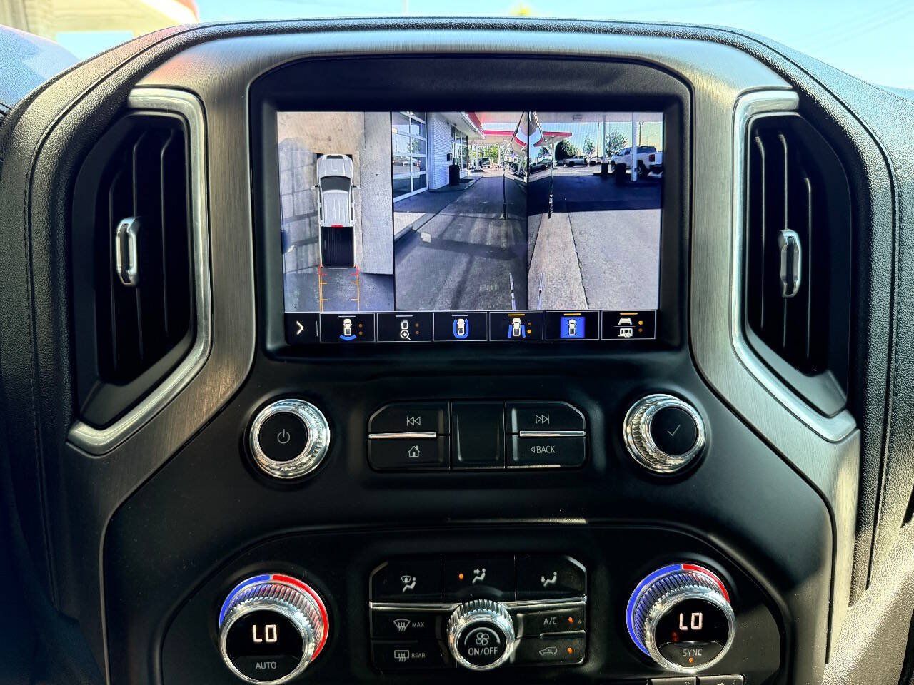 Used 2021 GMC Sierra 2500 Denali w/ Denali Black Diamond Edition AWD/4WD image 28