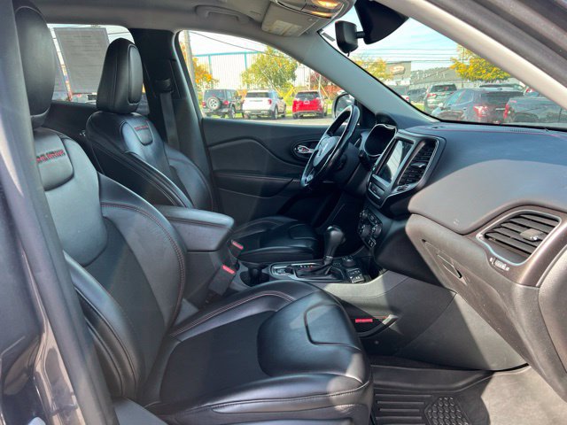 Used 2020 Jeep Cherokee Trailhawk w/ Cold Weather Group AWD/4WD image 10