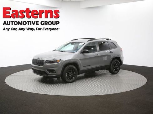 Used 2023 Jeep Cherokee Altitude Lux image 56