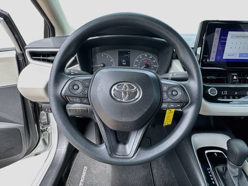 Used 2023 Toyota Corolla LE FWD image 11