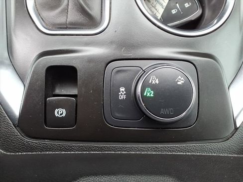 Used 2021 Chevrolet Traverse LS w/ LPO, Roadside Safety Package image 17