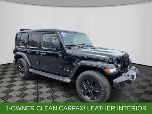 Used 2023 Jeep Wrangler Unlimited Sahara AWD/4WD image 5