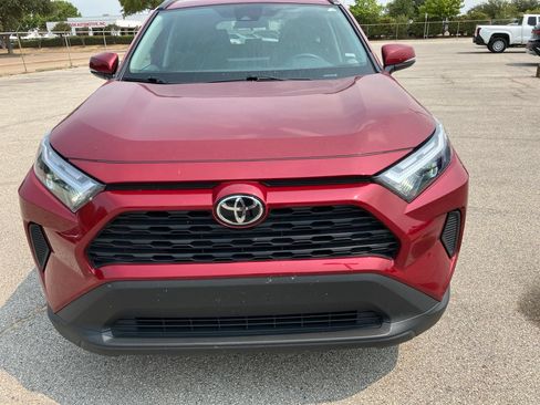 Used 2025 Toyota RAV4 XLE FWD image 2