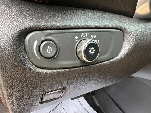 Used 2022 Chevrolet Blazer Premier AWD/4WD image 32