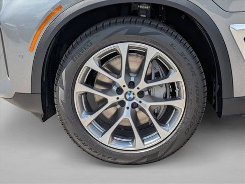 New 2026 BMW X5 xDrive50e w/ Climate Comfort Package AWD/4WD image 10