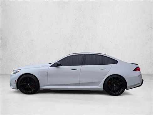 Used 2025 BMW M5 w/ Carbon Package AWD/4WD image 7