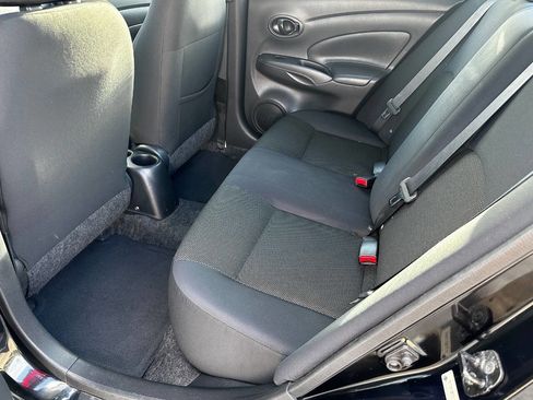 Used 2012 Nissan Versa SV image 10