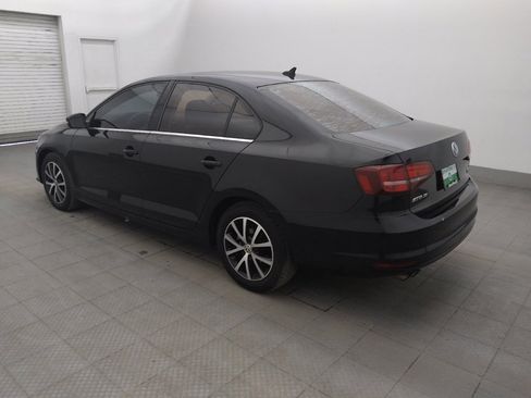Used 2017 Volkswagen Jetta SE FWD image 3