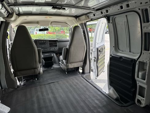 Used 2021 Chevrolet Express 2500 RWD image 35