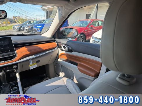 Used 2022 Jeep Compass Limited AWD/4WD image 23