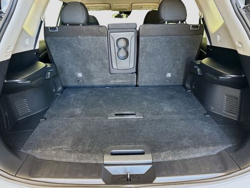 Used 2020 Nissan Rogue S image 10