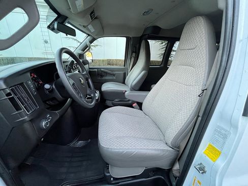 Used 2023 Chevrolet Express 3500 LT w/ LT Preferred Equipment Group image 17