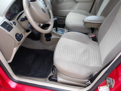 Used 2005 Ford Focus SES image 5
