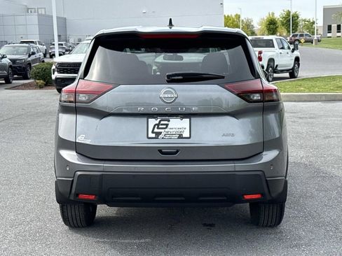 Used 2025 Nissan Rogue S AWD/4WD image 26