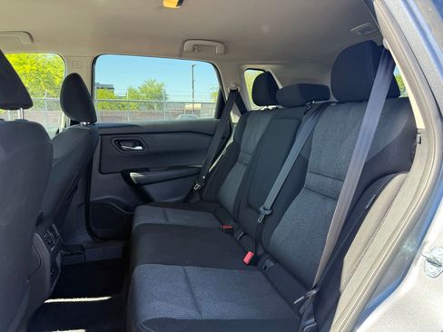 Certified 2025 Nissan Rogue SV FWD image 9