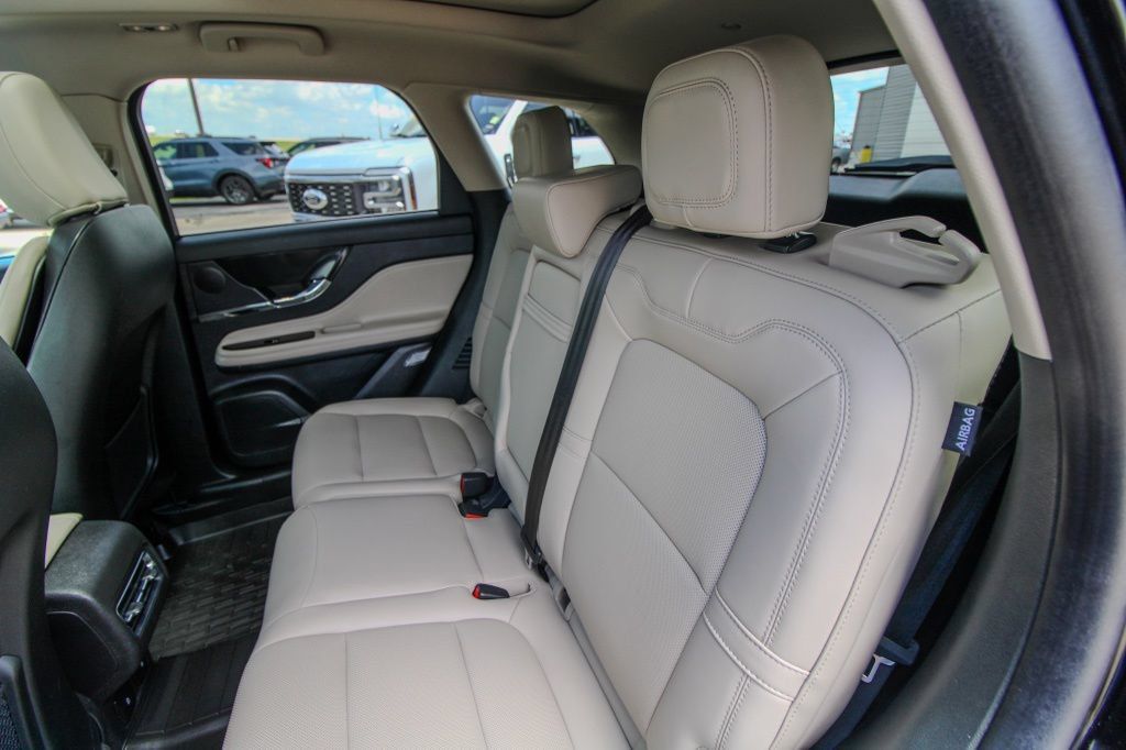 Used 2025 Lincoln Corsair FWD w/ Equipment Group 101A image 9