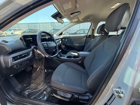 Used 2025 Kia K4 FWD image 26