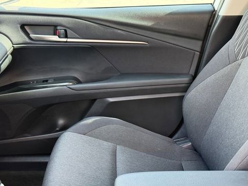 Used 2025 Toyota Camry LE image 10