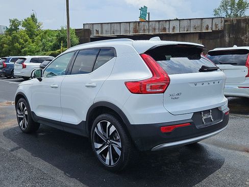 Certified 2024 Volvo XC40 B5 Ultimate w/ Climate Package AWD/4WD image 4