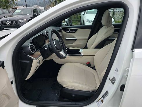 Used 2025 Mercedes-Benz C 300 Sedan image 21