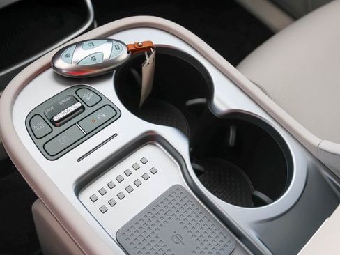 New 2026 Hyundai Ioniq 9 SEL image 16