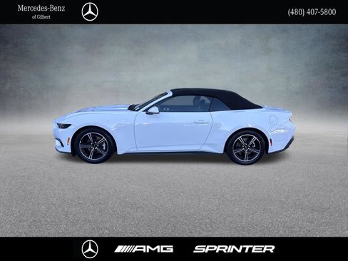 Used 2025 Ford Mustang Convertible RWD image 3