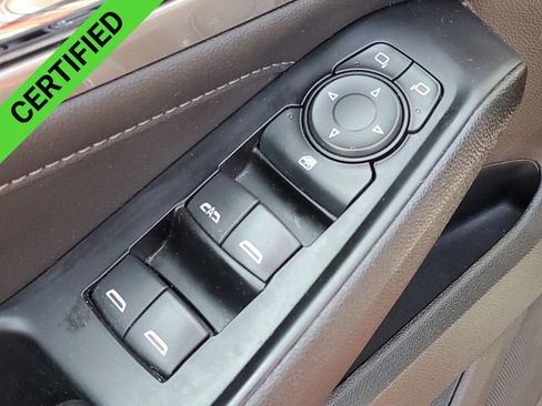 Certified 2023 Chevrolet Traverse LT FWD image 23