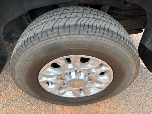 Used 2024 Chevrolet Silverado 2500 LTZ AWD/4WD image 45