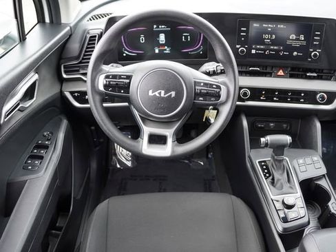 Used 2024 Kia Sportage LX AWD/4WD image 19