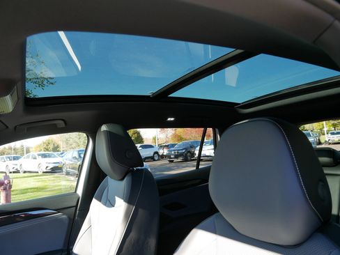 New 2026 Volkswagen Tiguan SE R-Line image 9