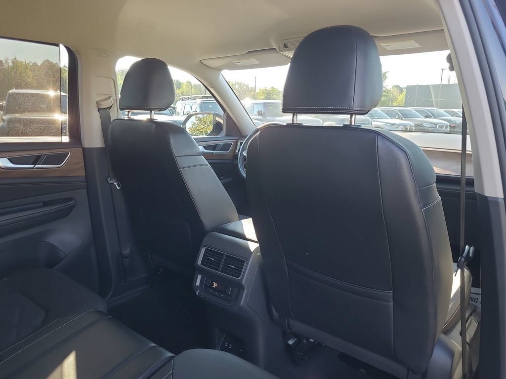 Used 2024 Volkswagen Atlas SE FWD image 20