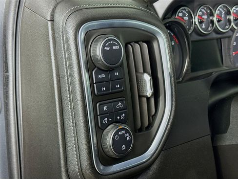 Used 2021 Chevrolet Silverado 1500 LT Trail Boss w/ Convenience Package II AWD/4WD image 12