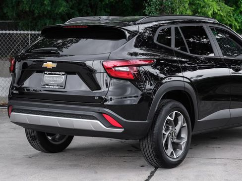 Used 2024 Chevrolet Trax LT w/ Driver Confidence Package FWD image 16