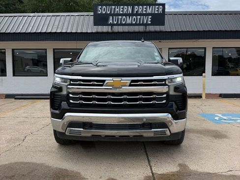 Used 2022 Chevrolet Silverado 1500 LTZ w/ LTZ Premium Package AWD/4WD image 2