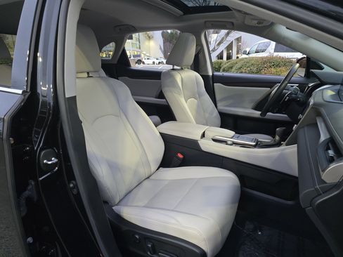 Certified 2022 Lexus RX 350 FWD w/ Premium Package image 32