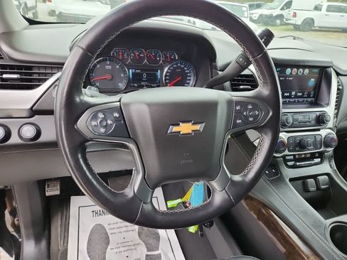 Used 2020 Chevrolet Suburban LT image 12
